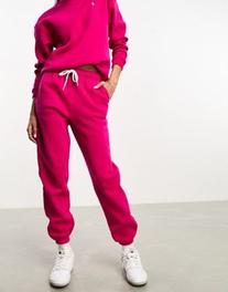 Polo Ralph Lauren icon logo arctic fleece joggers in bright pink v akcii za 77€ v asos