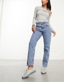 Object straight leg jeans in mid wash blue v akcii za 27,5€ v asos