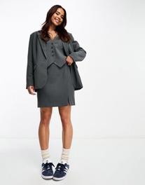 Vero Moda tailored mini skirt co-ord with split in grey v akcii za 17€ v asos