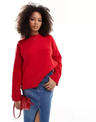 Bershka chunky crew neck jumper in red v akcii za 29,99€ v asos