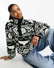 Columbia Helvetia cropped half snap fleece in aztec pattern black v akcii za 65€ v asos