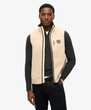 Outdoor Fleece Gilet v akcii za 64,99€ v Superdry